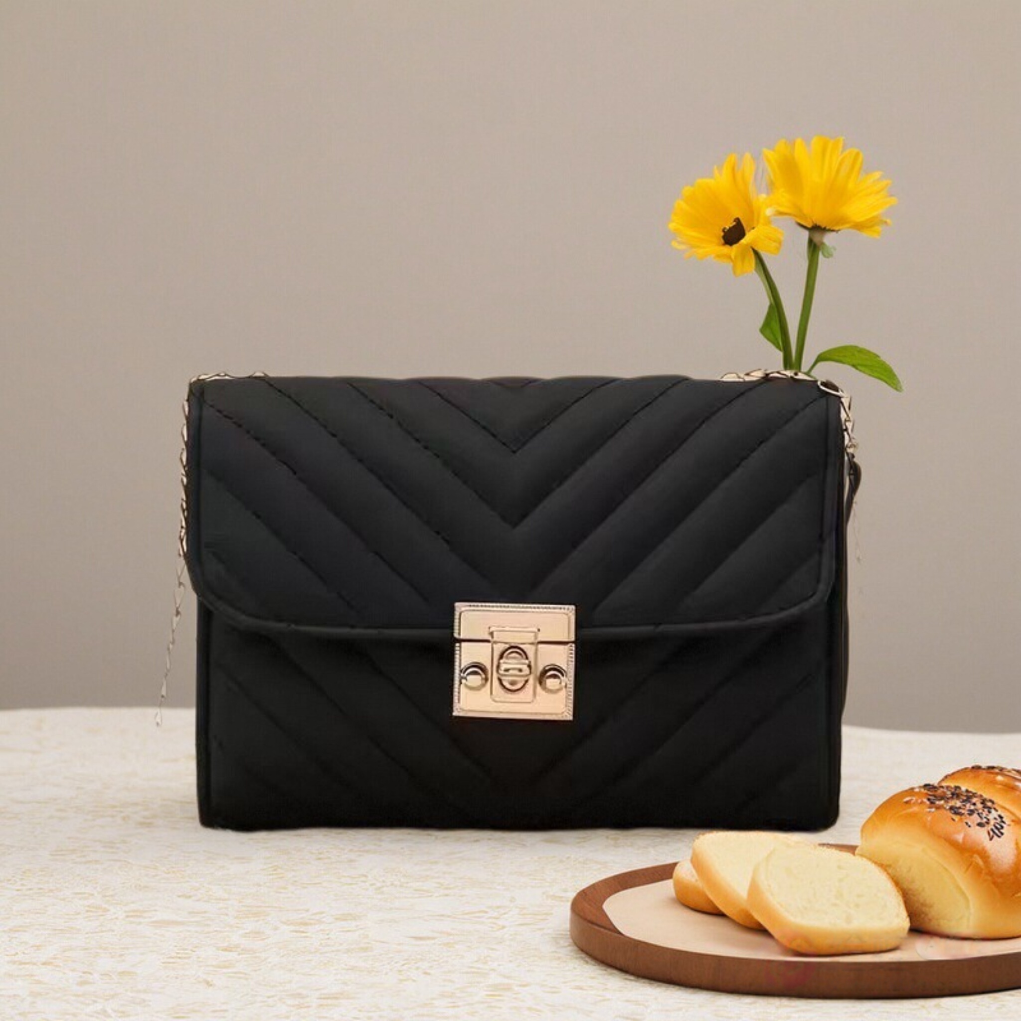 Luxury V-Chevron Quilted Chain - Luxury Quilted Bags recension och pris