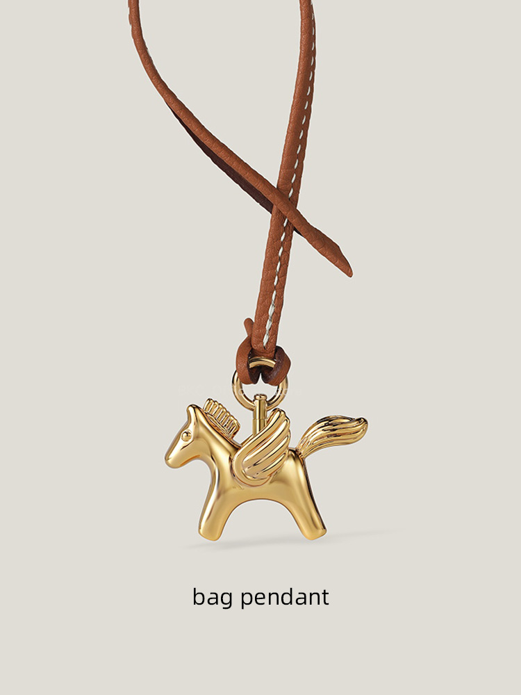 Luxury Brass Pegasus Bag Charm - Luxury Bags Hermes recension och pris